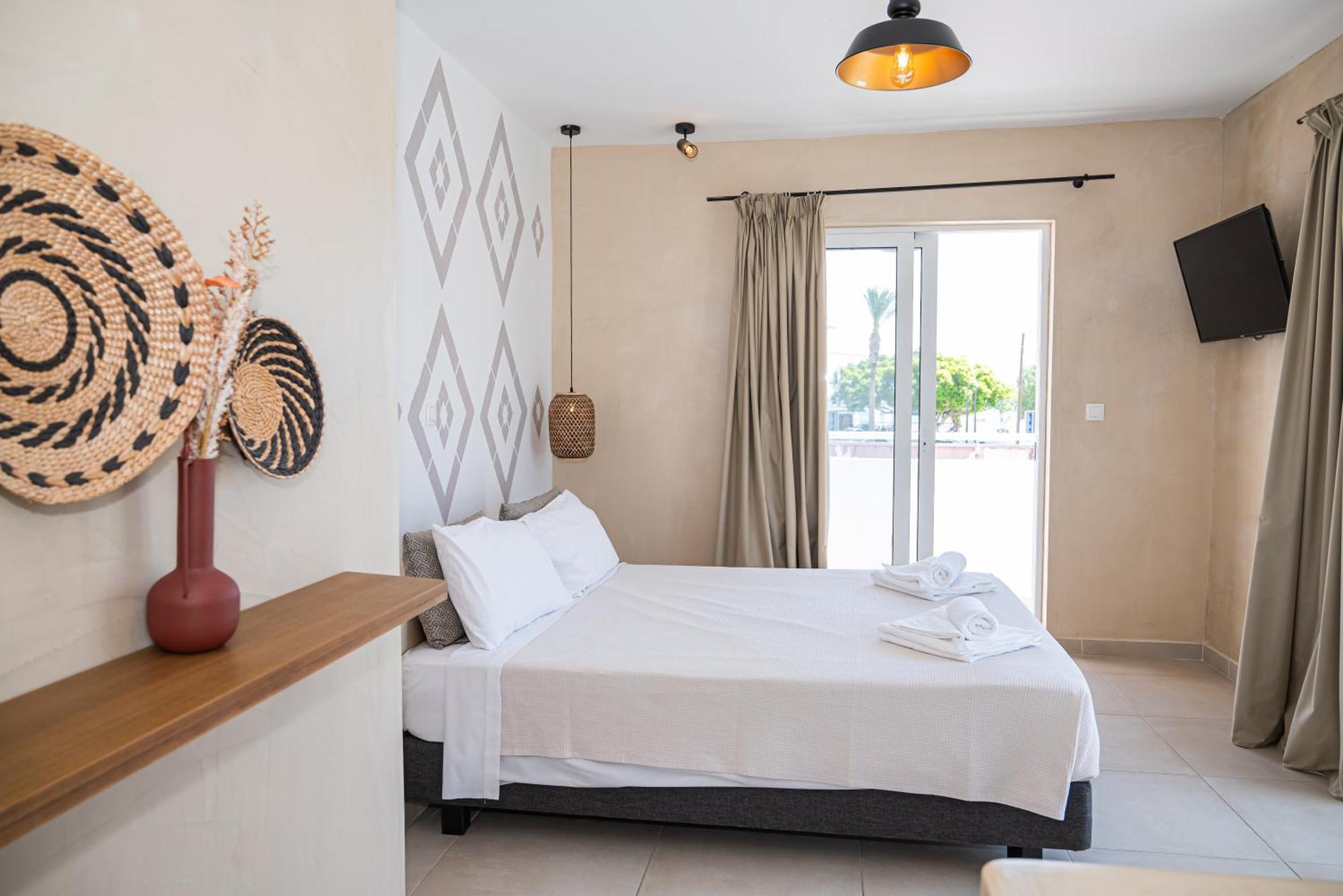 Atma Beach Rooms & Suites Фалираки Екстериор снимка